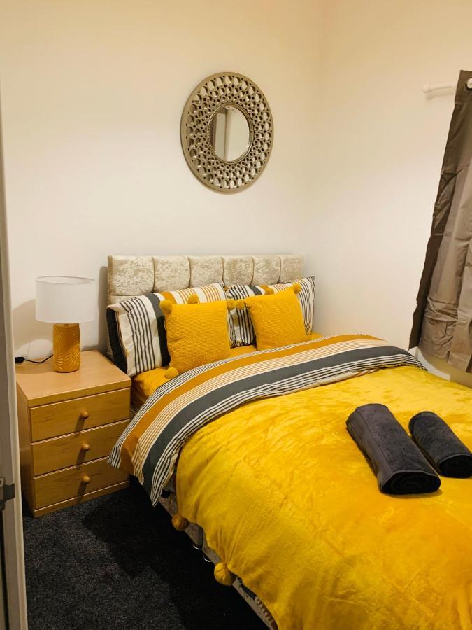 City Blessed Aptm 3 With Free Parking North Shields Bagian luar foto